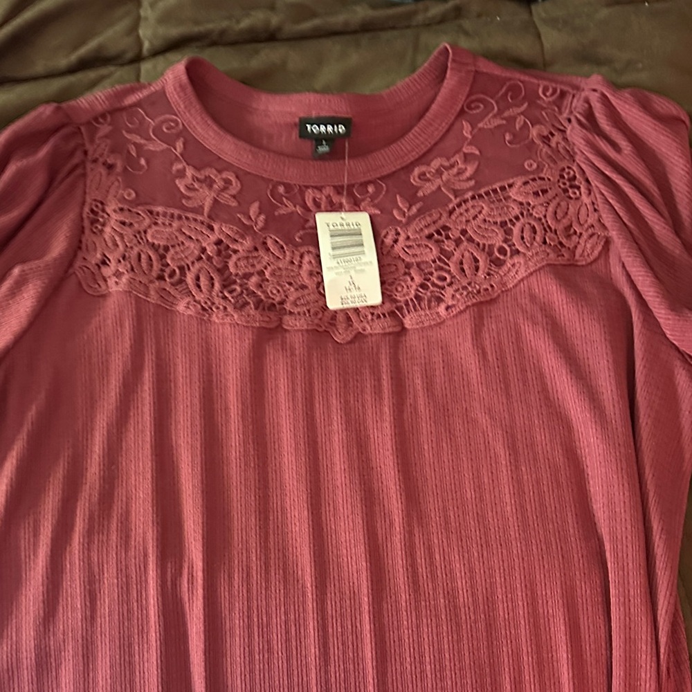 torrid Rose Lace Yoke Ribbed short Sleeve Top